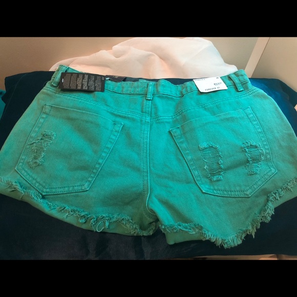 Mid Rise Denim Shorts ! - Picture 2 of 2